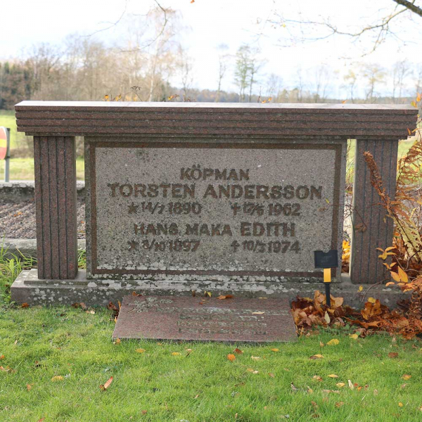 Torsten Anderssons familjegrav i gruppen Vrmland / Sffle / By kyrkogrd hos Kyrkogrdsvandring (010245-46R)