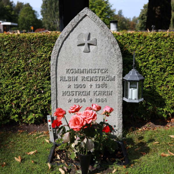 Albin och Karin Renström i gruppen Värmland / Hammarö / Norra Kyrkogården hos Kyrkogårdsvandring (0205003ABC-R)