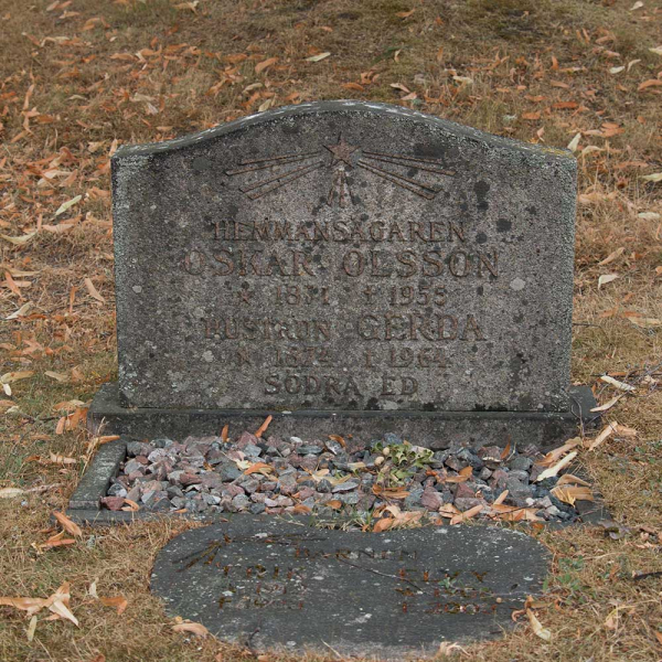 Oskar Olssons familjegrav i gruppen Vrmland / Sffle / Kila kyrkogrd hos Kyrkogrdsvandring (10053R)
