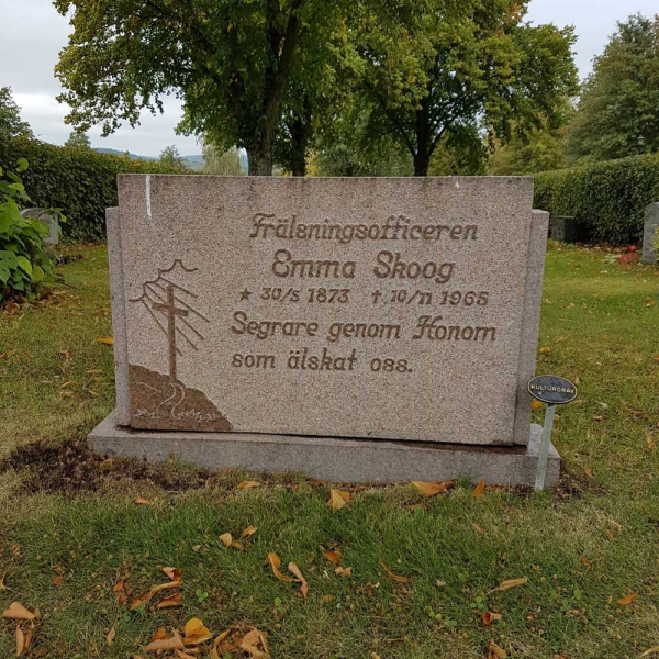 Emma Skoog i gruppen Vrmland / Sffle / Lngserud kyrkogrd hos Kyrkogrdsvandring (121064)