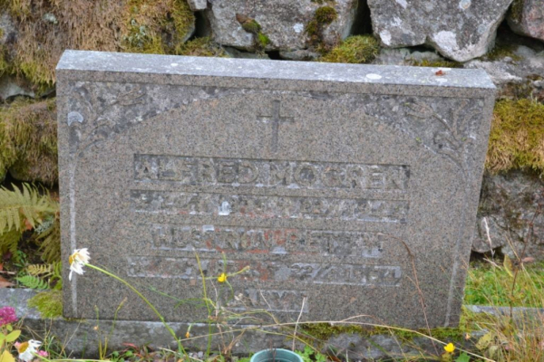 Alfred Mogrens Familjegrav i gruppen Dalsland / �m�l / Mo kyrkog�rd� hos Kyrkog�rdsvandring (amal04930011)