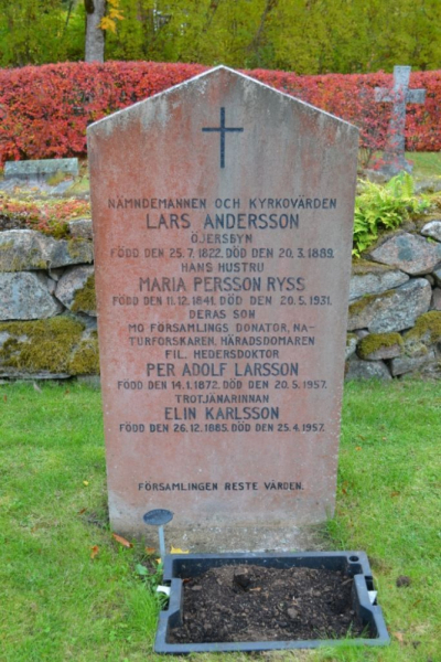 Lars Anderssons Familjegrav i gruppen Dalsland / �m�l / Mo kyrkog�rd� hos Kyrkog�rdsvandring (amal04940062-64)