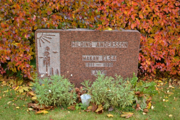 Hilding Anderssons Familjegrav i gruppen Dalsland / Åmål / Mo kyrkogård hos Kyrkogårdsvandring (amal04950039-40)